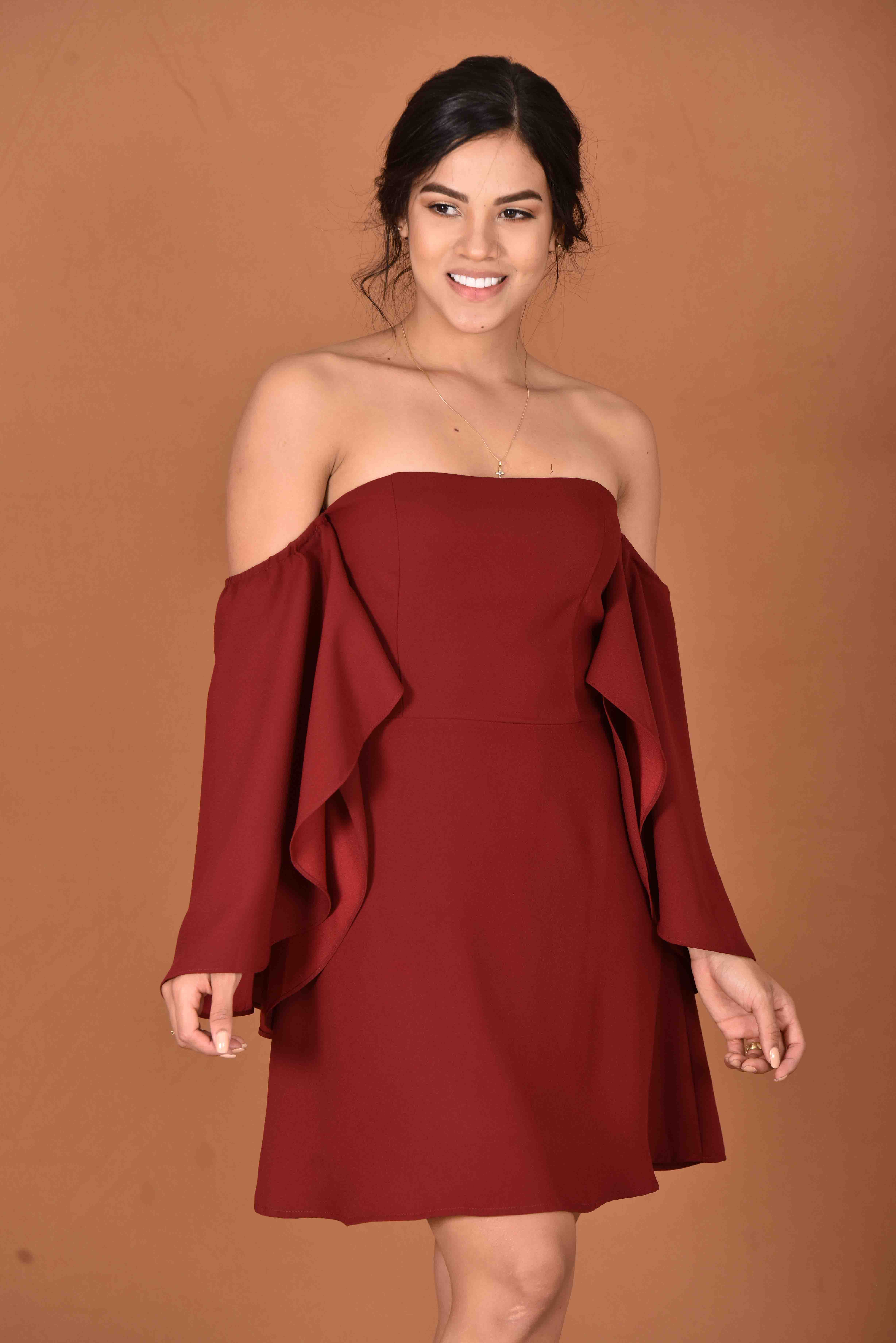 Vestido de dama corto mangas en campana | Casa Solorzano
