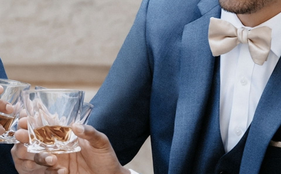 ¿Por qué todo novio debería confeccionar su traje a la medida para el gran día?